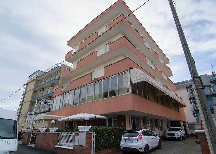 Napoleon 酒店 2*